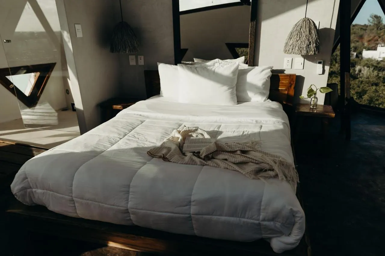 Mamasan Treehouses & Cabins 툴룸 4*,  멕시코
