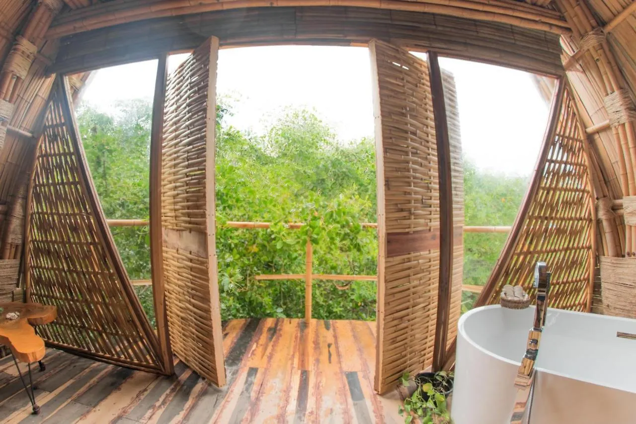 Mamasan Treehouses & Cabins トゥルム
