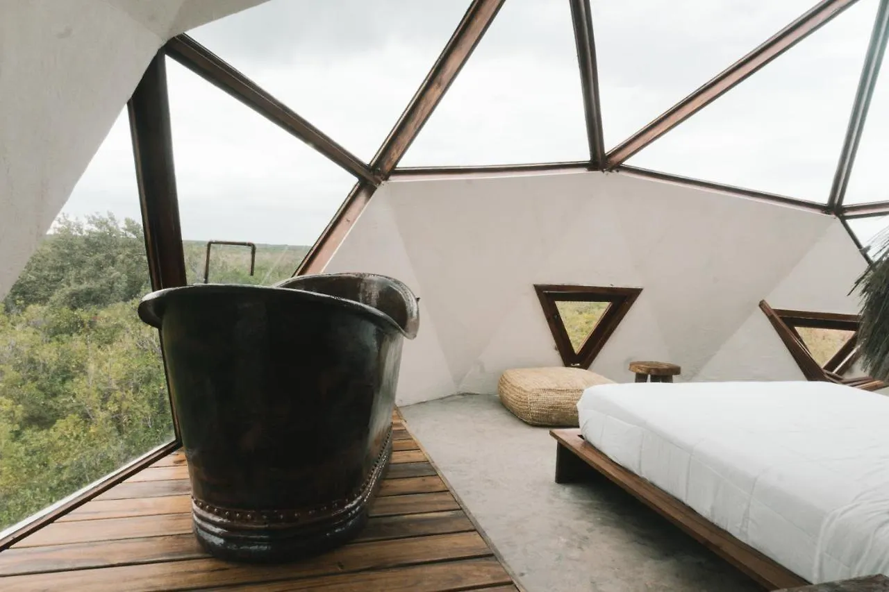 Mamasan Treehouses & Cabins Tulum 4*,