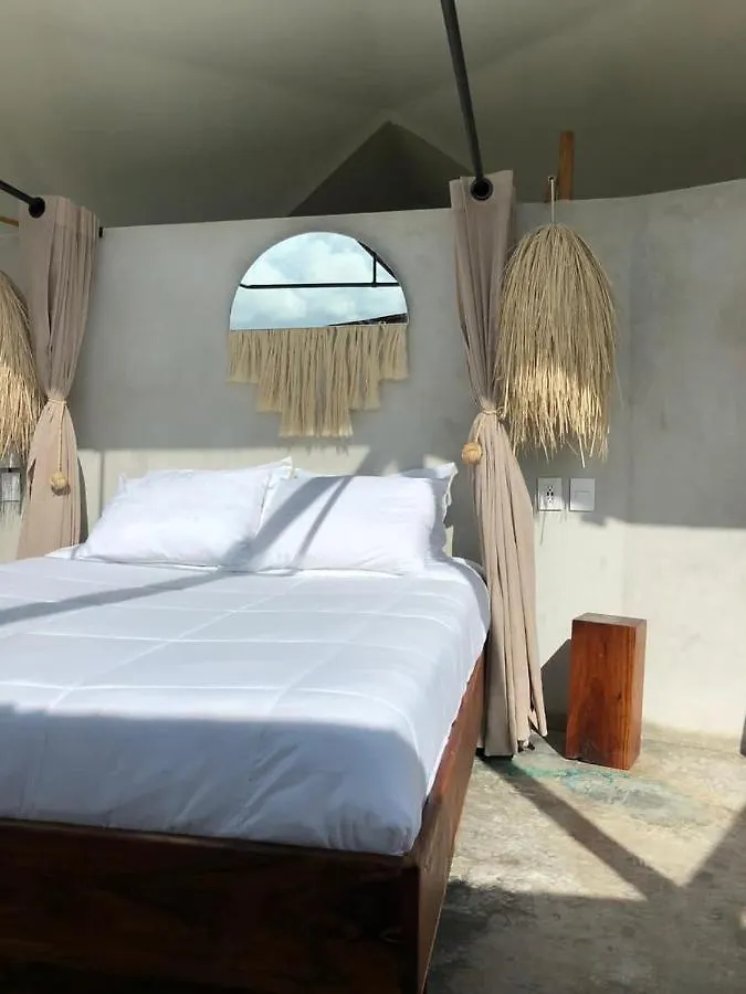 Hotel Mamasan Treehouses & Cabins Tulum Pueblo
