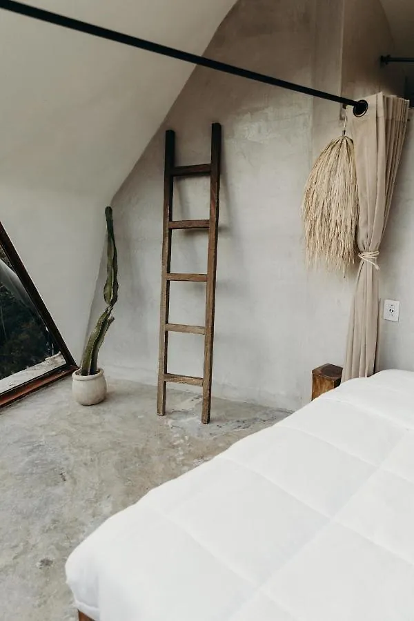 Hotel Mamasan Treehouses & Cabins Tulum Pueblo